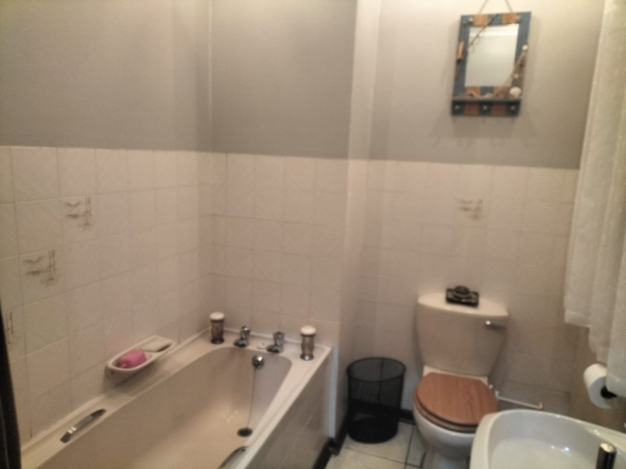2 Bedroom Property for Sale in Heuwelsig Free State